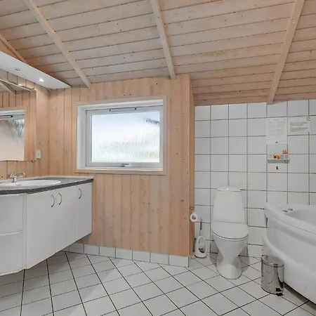 3 Bedroom Gorgeous In Ferienhaus